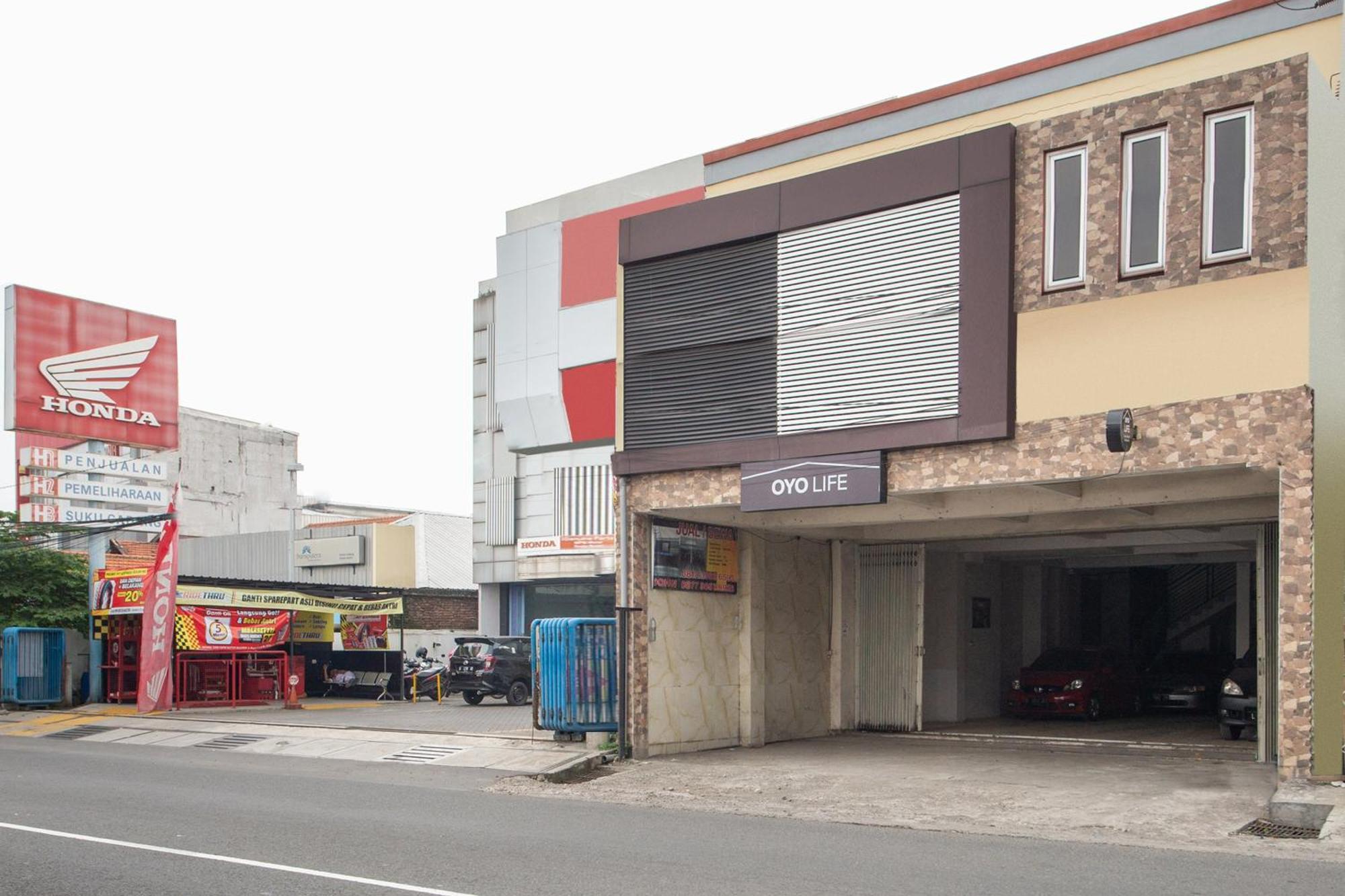 Oyo 1102 Griya Aisyah Syariah 1 Surabaya Kültér fotó